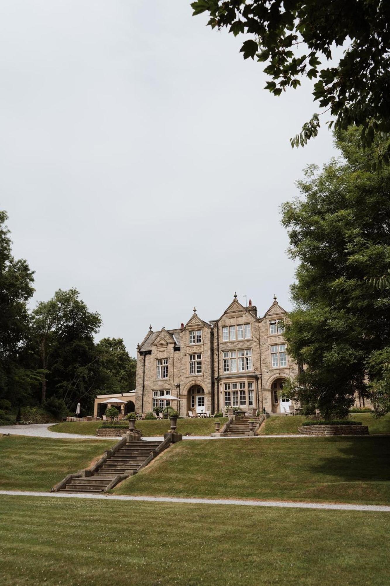 Woodlands Hotel Leeds  Exterior photo